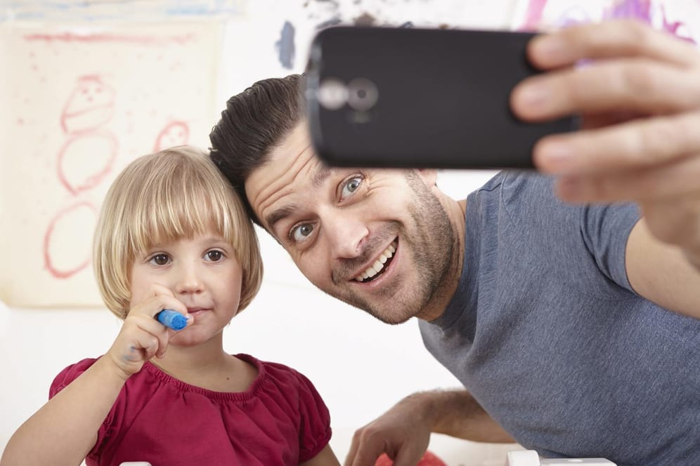 Risiken & Nebenwirkungen: Wenn Eltern Kinderfotos im Netz posten