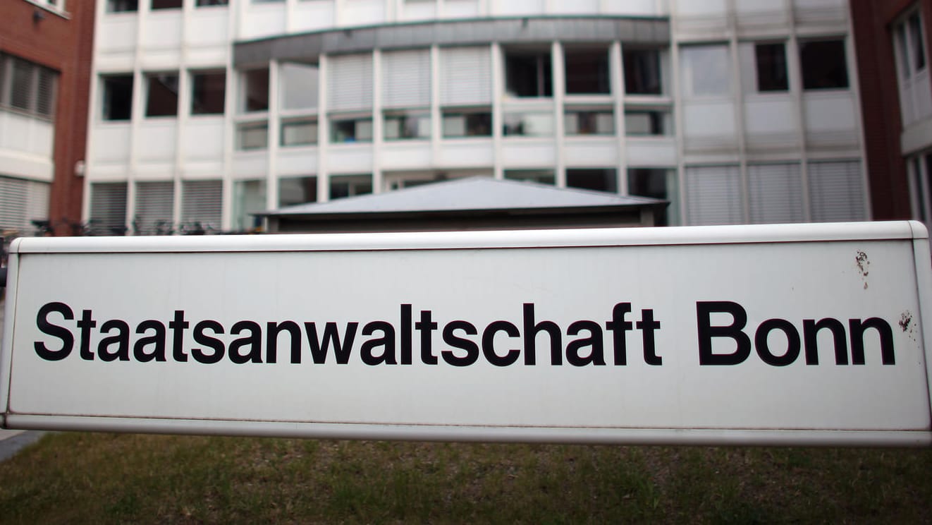 Die Staatsanwaltschaft Bonn kann vermutlich einen fast 26 Jahre alten Mordfall zu den Akten legen. Die Staatsanwaltschaft Bonn kann vermutlich einen fast 26 Jahre alten Mordfall zu den Akten legen.