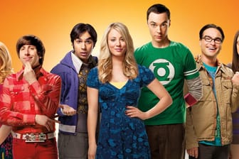 Bernadette (Melissa Rauch), Howard (Simon Helberg), Raj (Kunal Nayyar), Penny (Kaley Cuoco), Sheldon (Jim Parsons), Leonard (Johnny Galecki) und Amy (Mayim Bialik) sind die Stars der Serie "The Big Bang Theory".