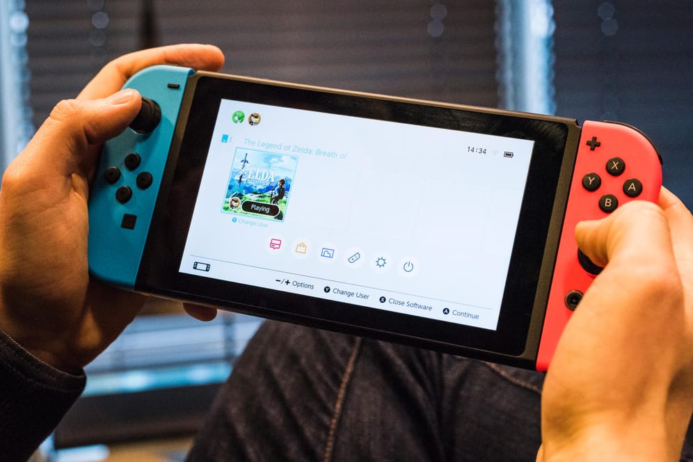 Die neue mobile Spielekonsole Nintendo Switch ist seit dem 3. März 2017 in Japan und den USA erhältlich.