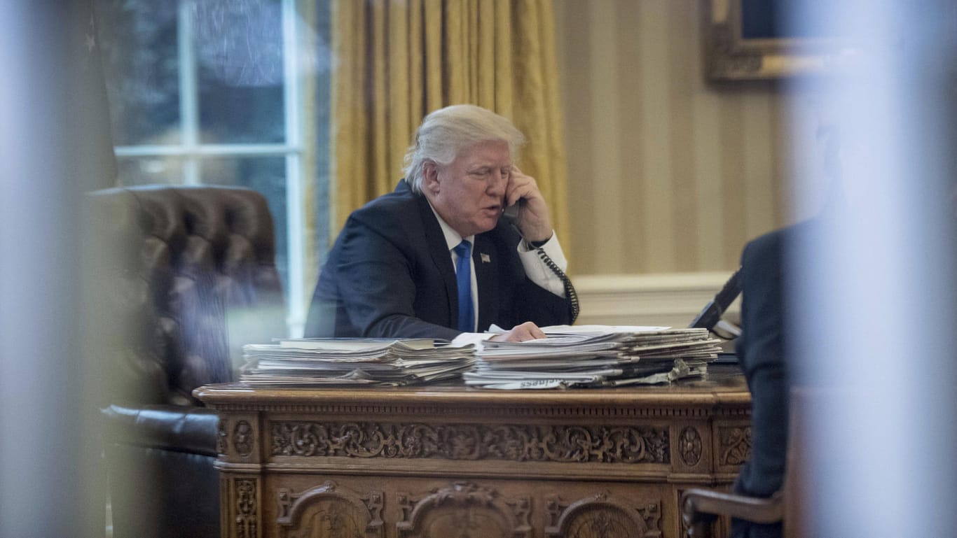 Donald Trump am Telefon: Hat Barack Obama ihn abhören lassen? Wohl nicht.