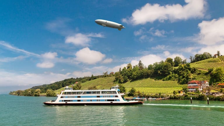 Neben der klassischen Bootsfahrt ist ein Zeppelinflug einmalig am Bodensee