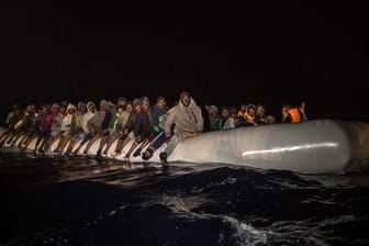 Flüchtlinge vor der libyschen Küste.