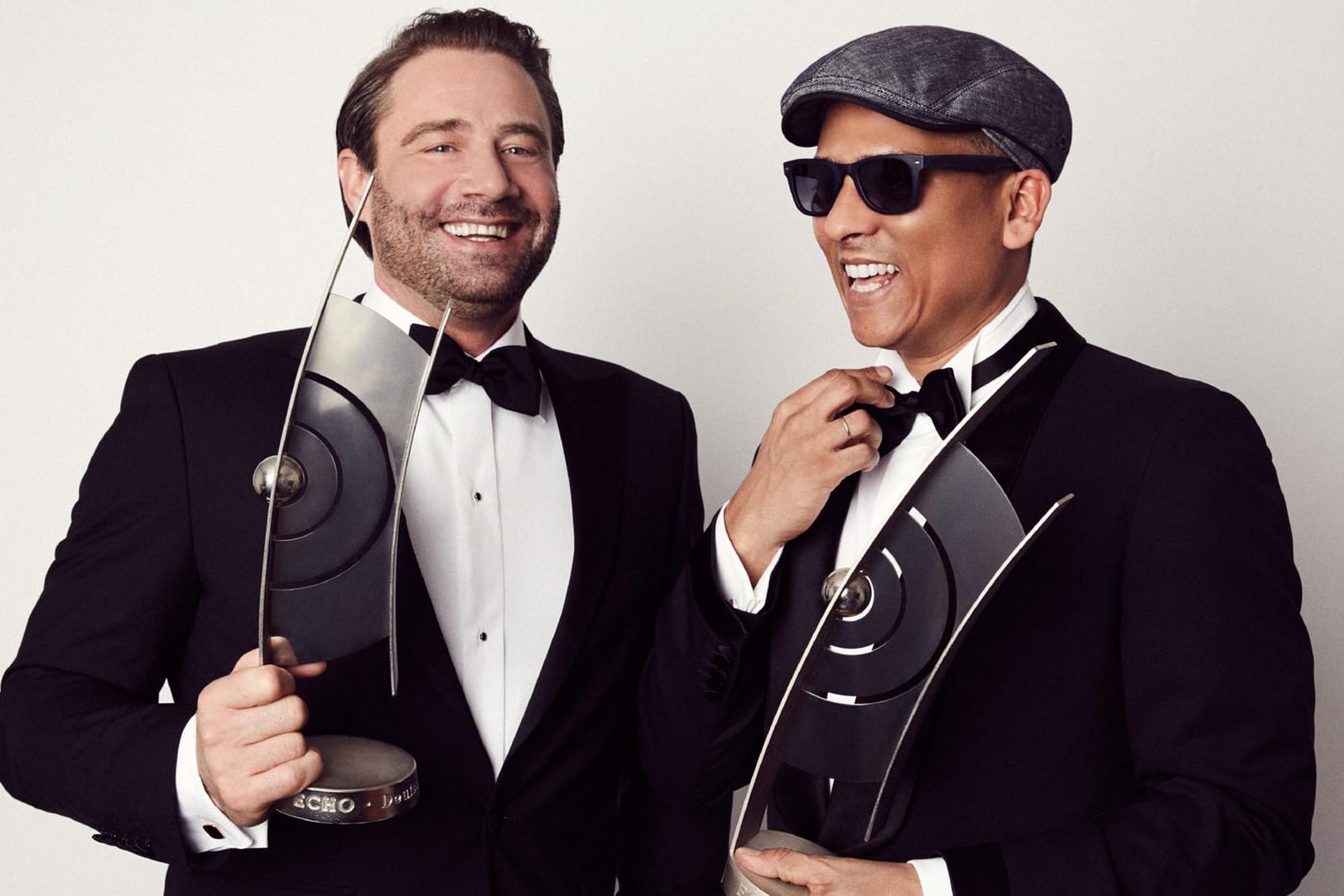 Sasha und Xavier Naidoo (r.) moderieren die Echo-Verleihung.