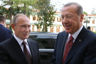 Erdogan bei seinem letzten Besuch im Oktober in St. Petersburg.