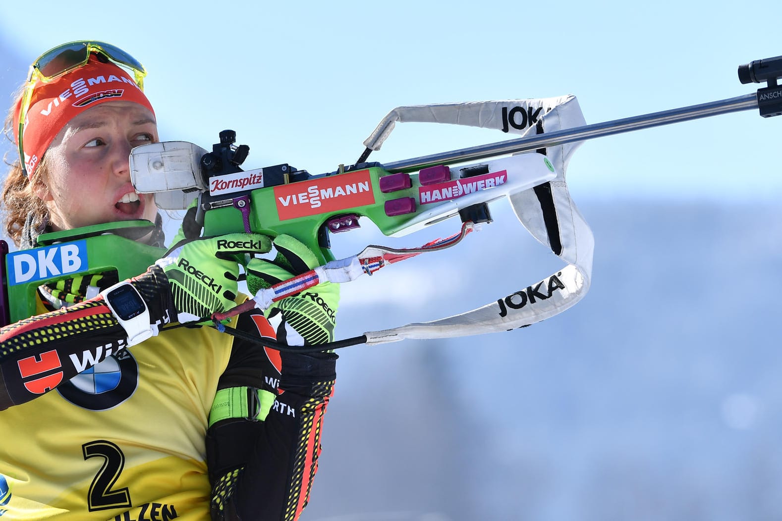 Laura Dahlmeier aus Deutschland in Aktion am Schießstand.