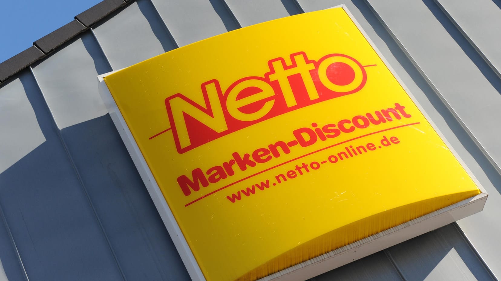 Der Discounter Netto gab bekannt, dass die Geflügel-Wurst der Marke Friki "Viva Vital" aufgrund von Metallsplittern zurückgerufen wird. Der Discounter Netto gab bekannt, dass die Geflügel-Wurst der Marke Friki "Viva Vital" aufgrund von Metallsplittern zurückgerufen wird.