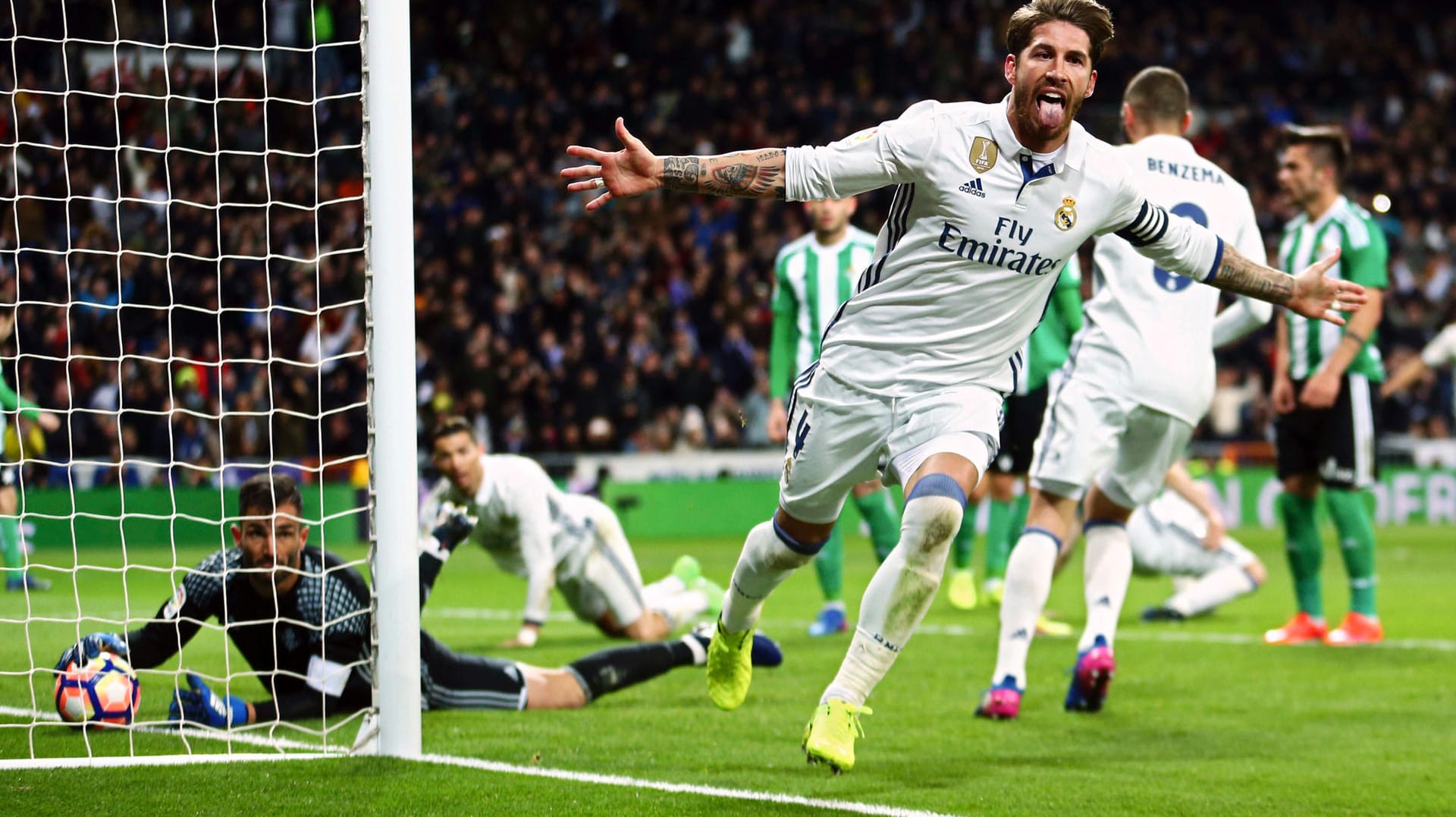 Real Madrids Sergio Ramos feiert sein Siegtor zum 2:1.