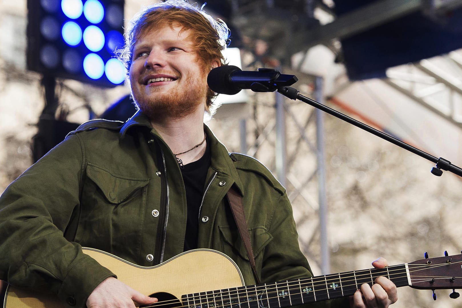 Er führt ein abwechslungsreicges Leben: Ed Sheeran steht bei er Kult-Serie "Game of Thrones" vor der Kamera.