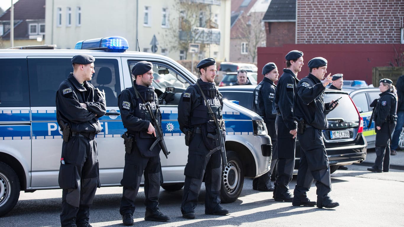 Die Polizei ist in Duisburg vor Ort.