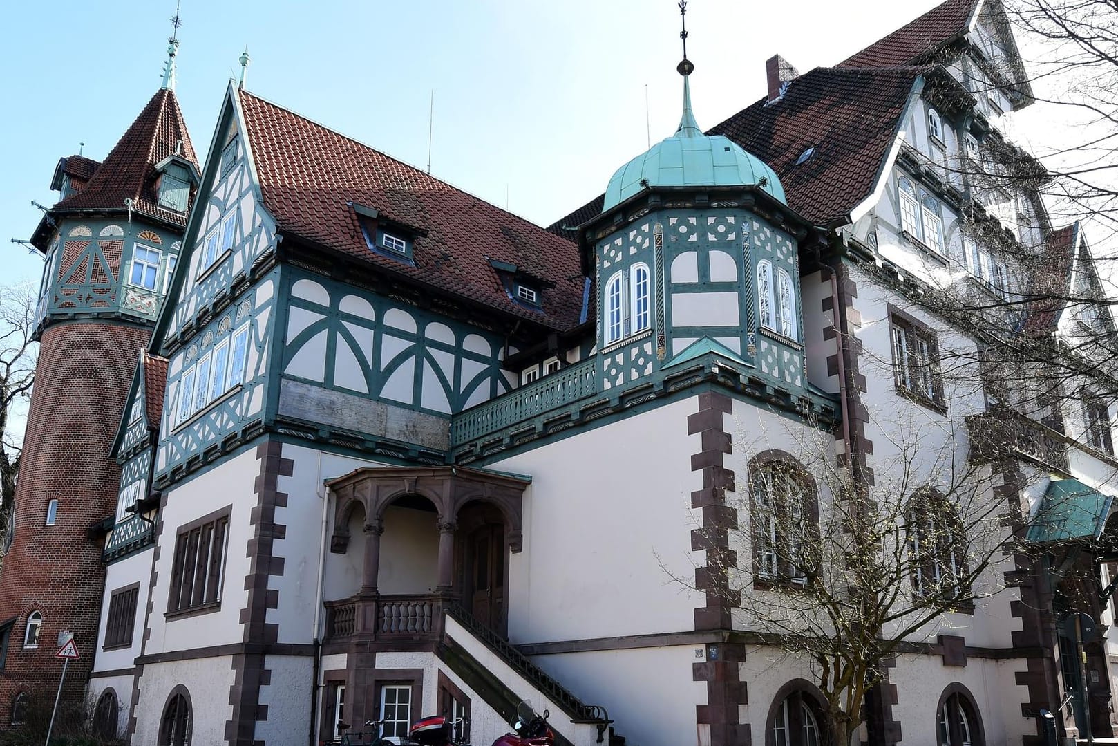 Im Freizeitheim Lister Turm in Hannover wollte am Freitagabend der AKP-Vize Mehmet Mehdi Eker auftreten.