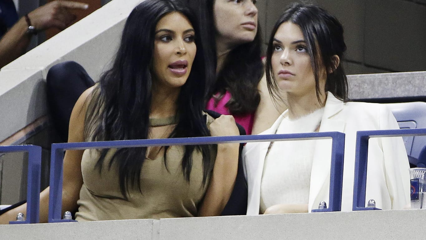 Kim Kardashian und Kendell Jenner sind Halbschwestern.