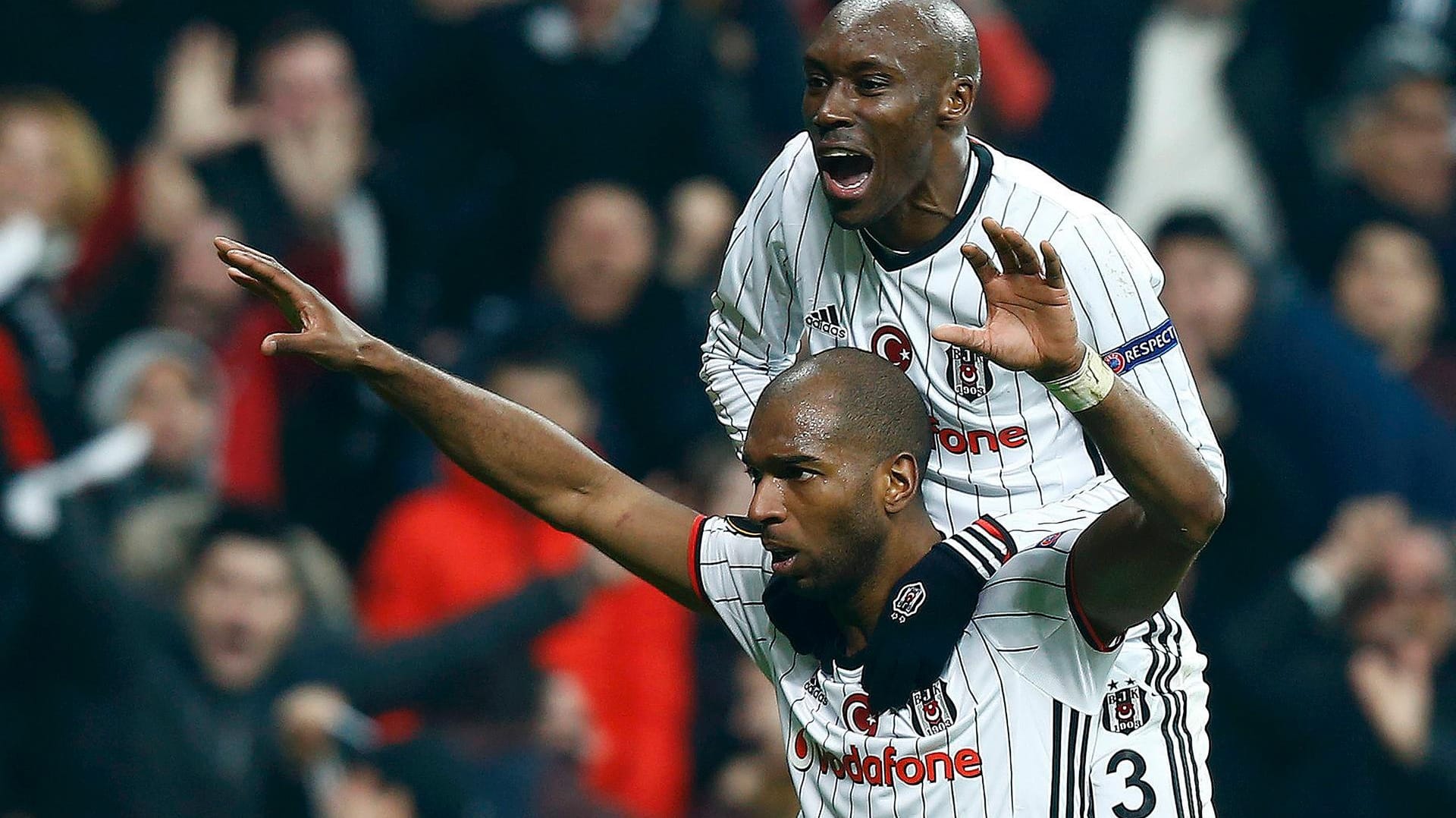 Ryan Babel zelebriert das nächste Tor