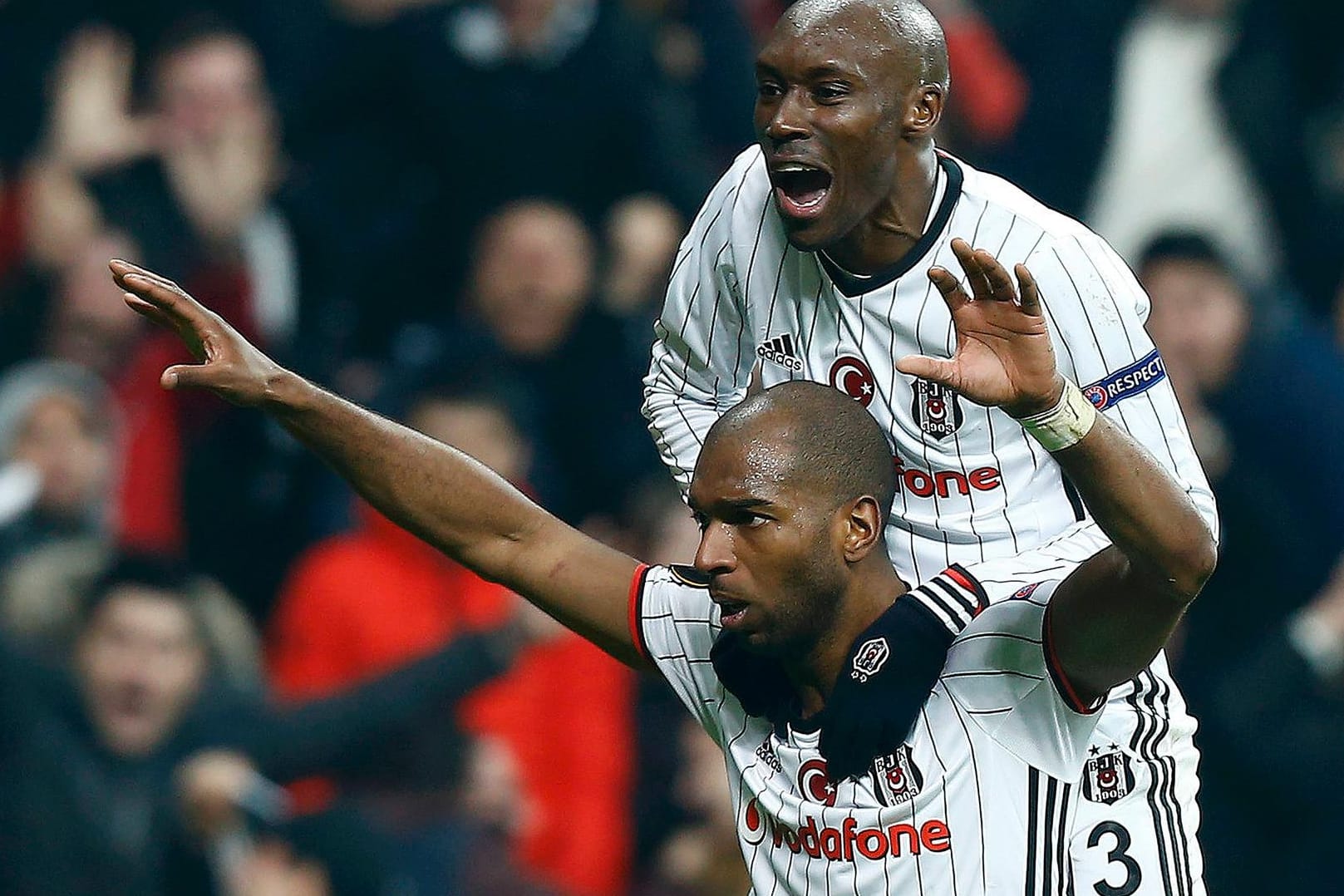 Ryan Babel zelebriert das nächste Tor