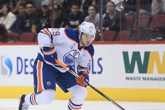 Eishockey-Nationalspieler Leon Draisaitl kämpft mit seinen Edmonton Oilers um den Einzug in die Playoffs der NHL.