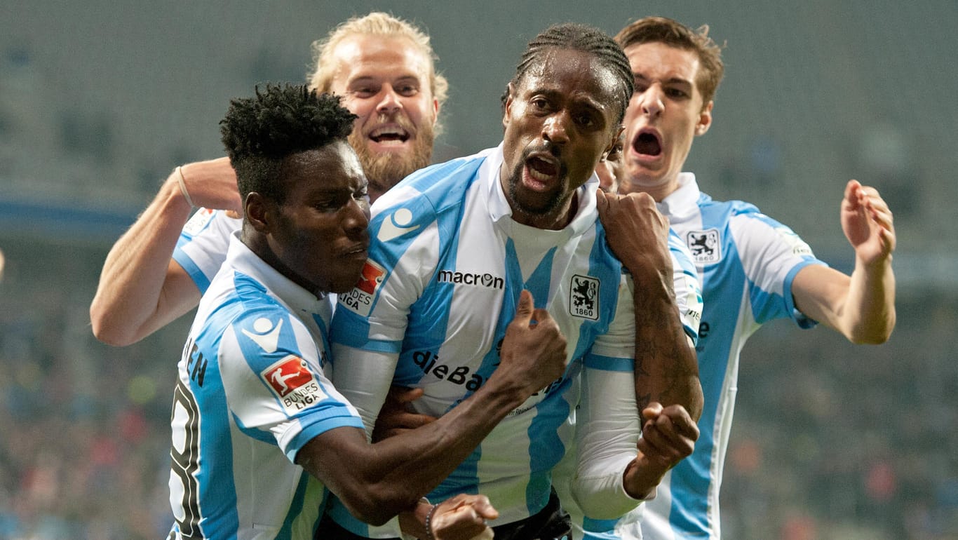 Münchens Abdoulaye Ba bejubelt seinen Treffer zum 1:0.