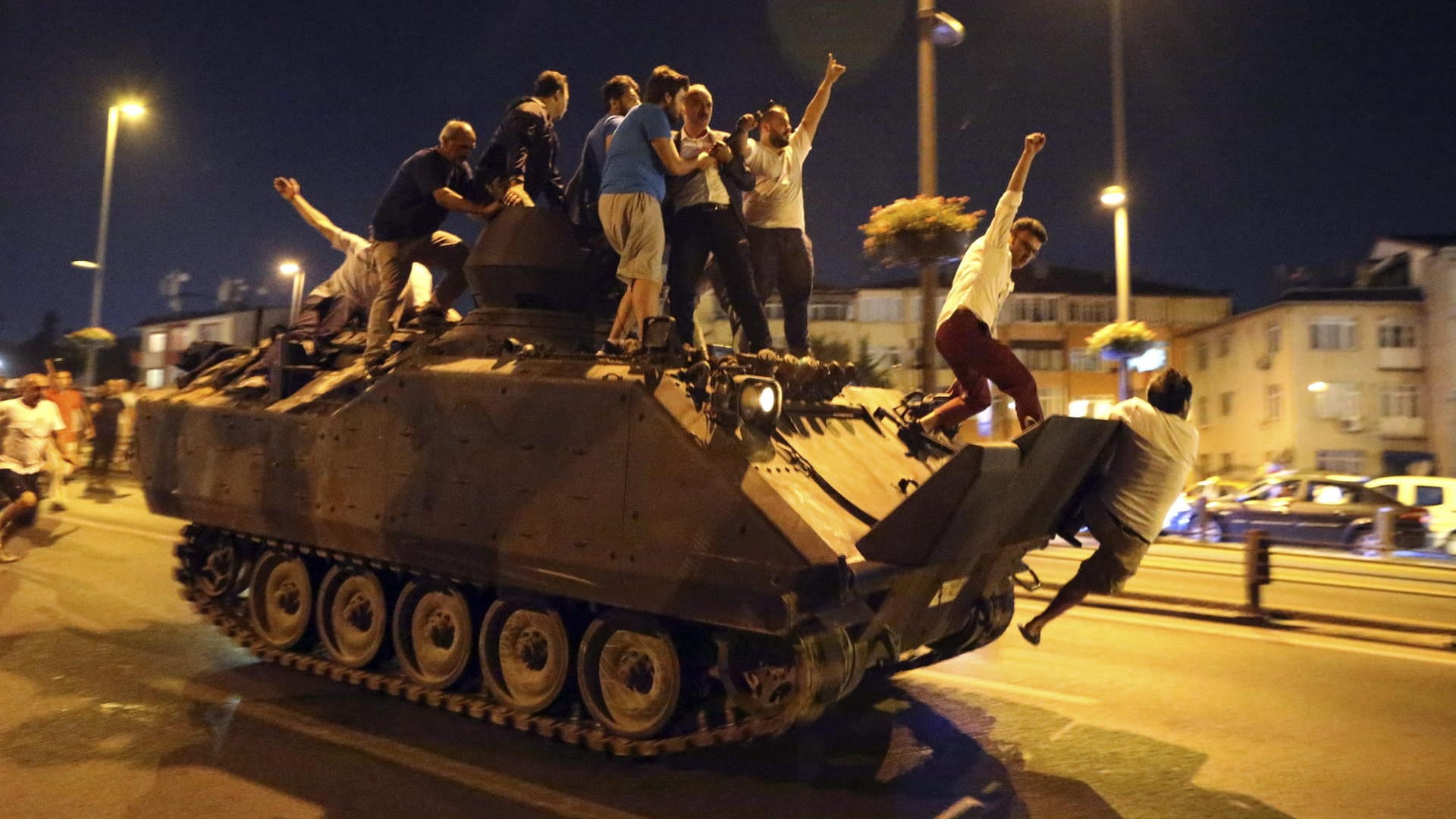 Noch immer ist unklar, wer hinter dem Putschversuch in Istanbul im Juli 2016 steckt.