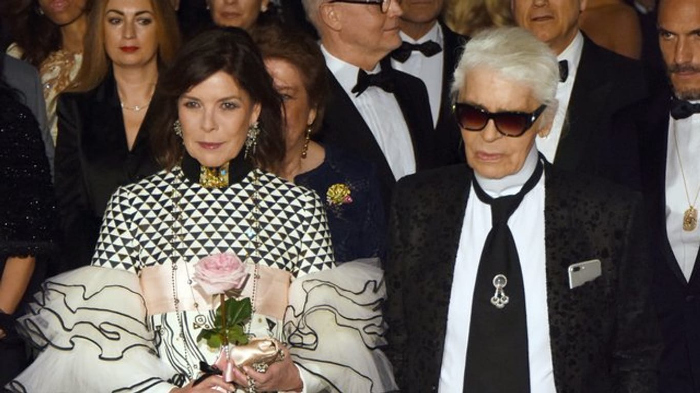 Prinzessin Caroline von Hannover und Karl Lagerfeld beim Rosenball in Monaco.