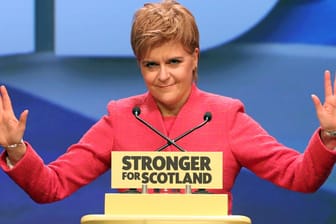 Nicola Sturgeon auf dem Frühlingsparteitag der Schottischen Nationalpartei SNP