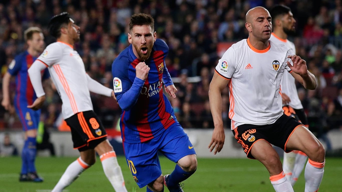 Barcelonas Lionel Messi traf gegen Valencia doppelt.