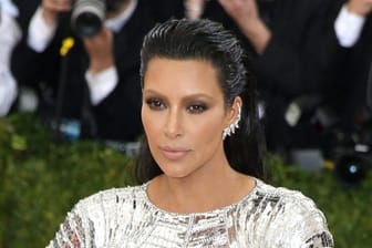 Das Reality-TV-Sternchen Kim Kardashian ist eigener Aussage zufolge nach einem schrecklichen Erlebnis gereift.