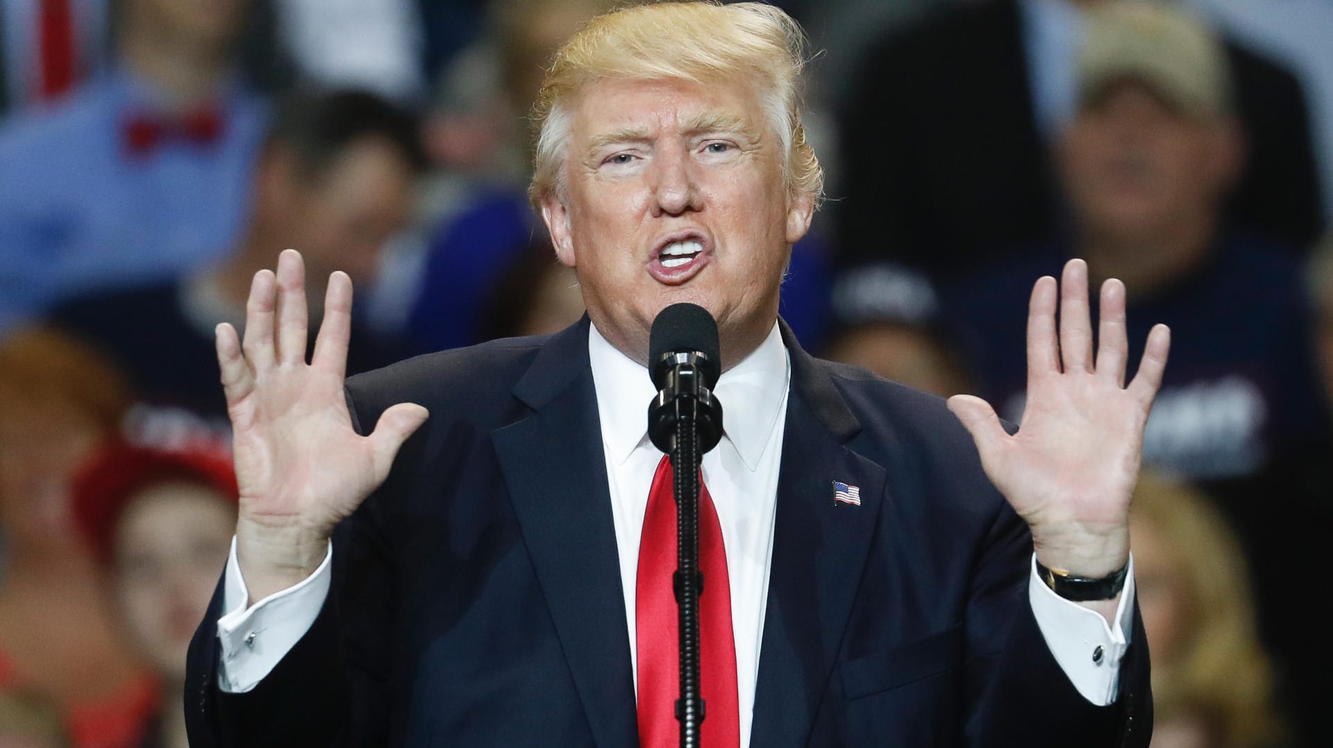 US-Präsident Donald Trump hat massiv an Glaubwürdigkeit verloren, sagen Experten. US-Präsident Donald Trump hat massiv an Glaubwürdigkeit verloren, sagen Experten.