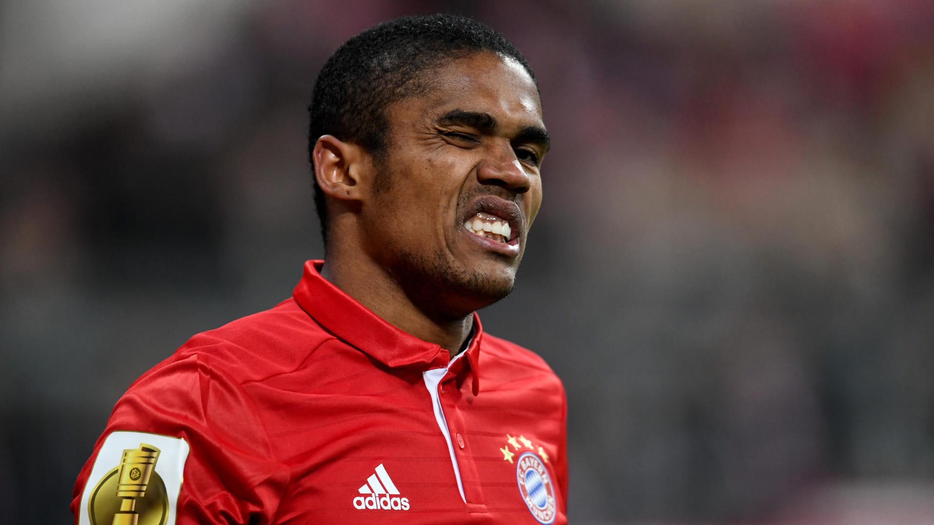 Bayerns Douglas Costa kämpft mit Knieproblemen.