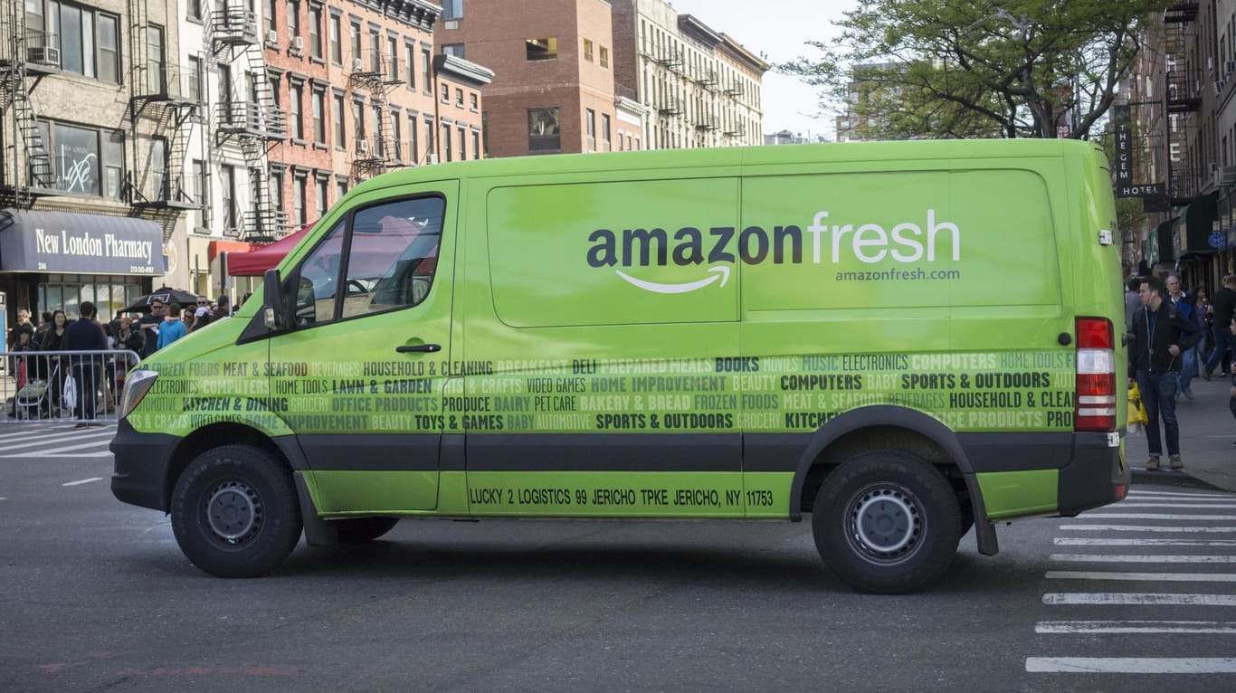 Ein Amazon Fresh-Fahrzeug