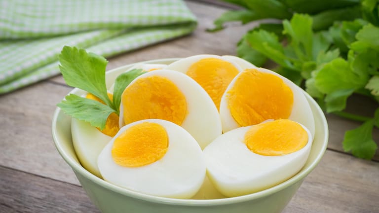 Eier kurbeln den Stoffwechsel an und helfen beim Abnehmen.