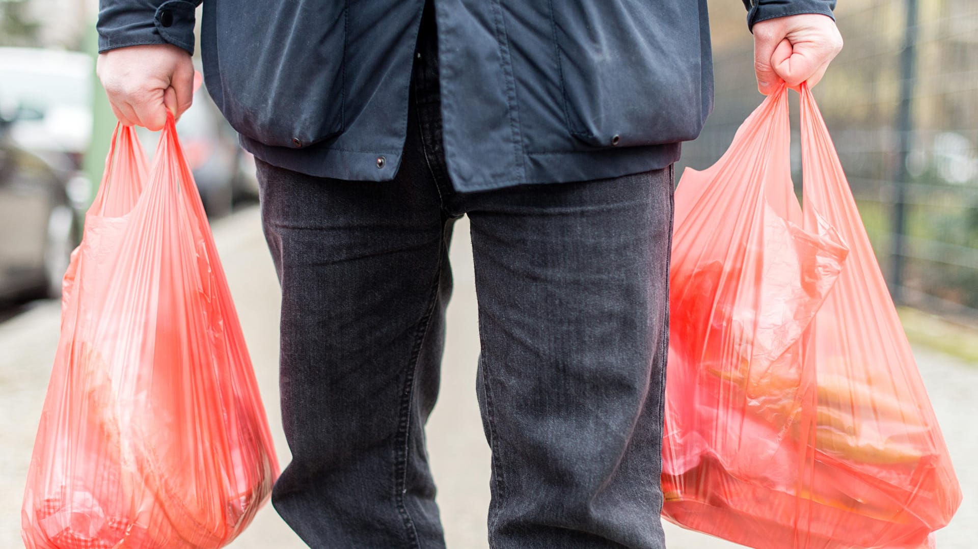 Höhere Kaufkraft - aber: Die steigenden Verbraucherpreise haben zum Jahresende 2016 die hohen Lohnzuwächse der Beschäftigten in Deutschland zum Teil wieder zunichte gemacht.