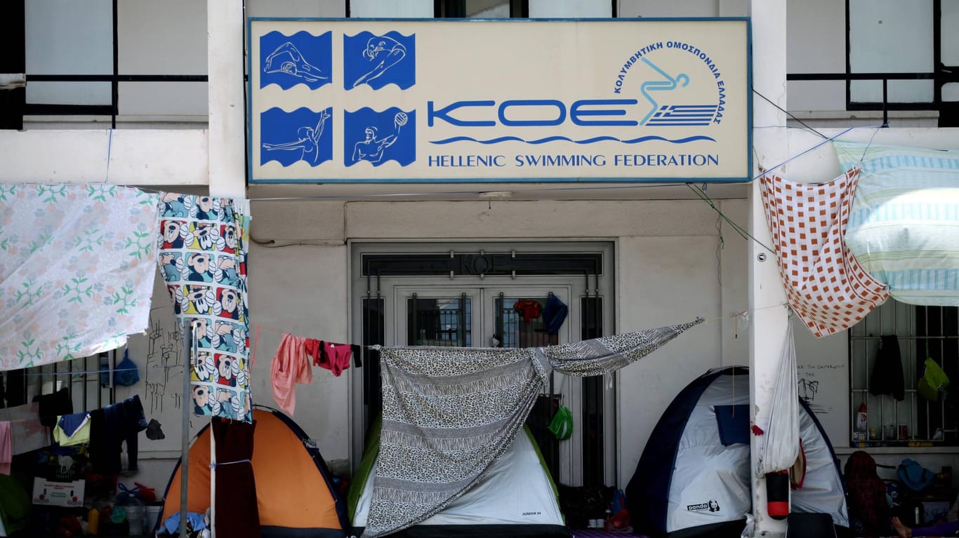 Flüchtlingslager im alten Flughafen von Athen, 2016.