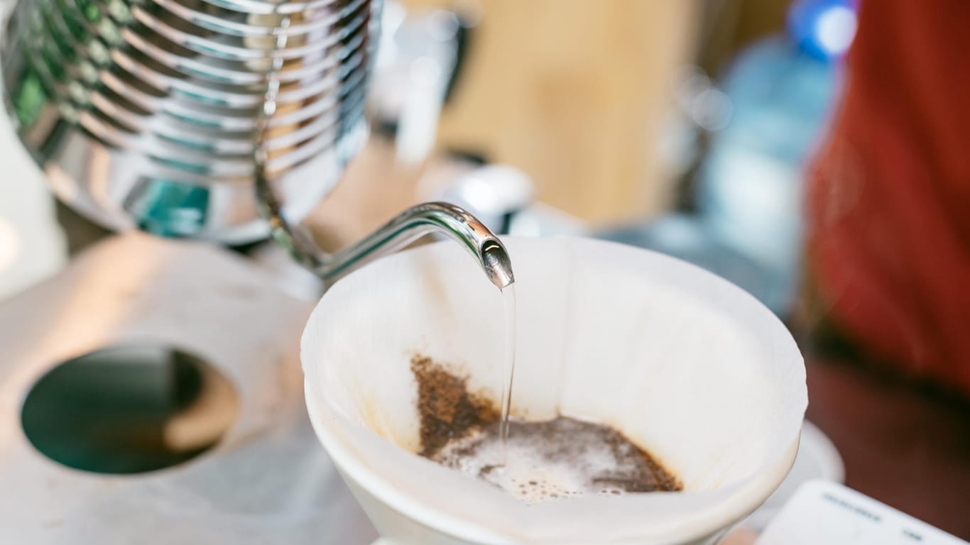 Filterkaffee: Melitta Bentz erfand 1908 ein praktisches Utensil für klassische Kaffeegenießer.