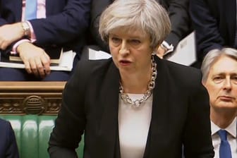 Die britische Premierministerin Theresa May prangert im Parlament den Anschlag in London an.