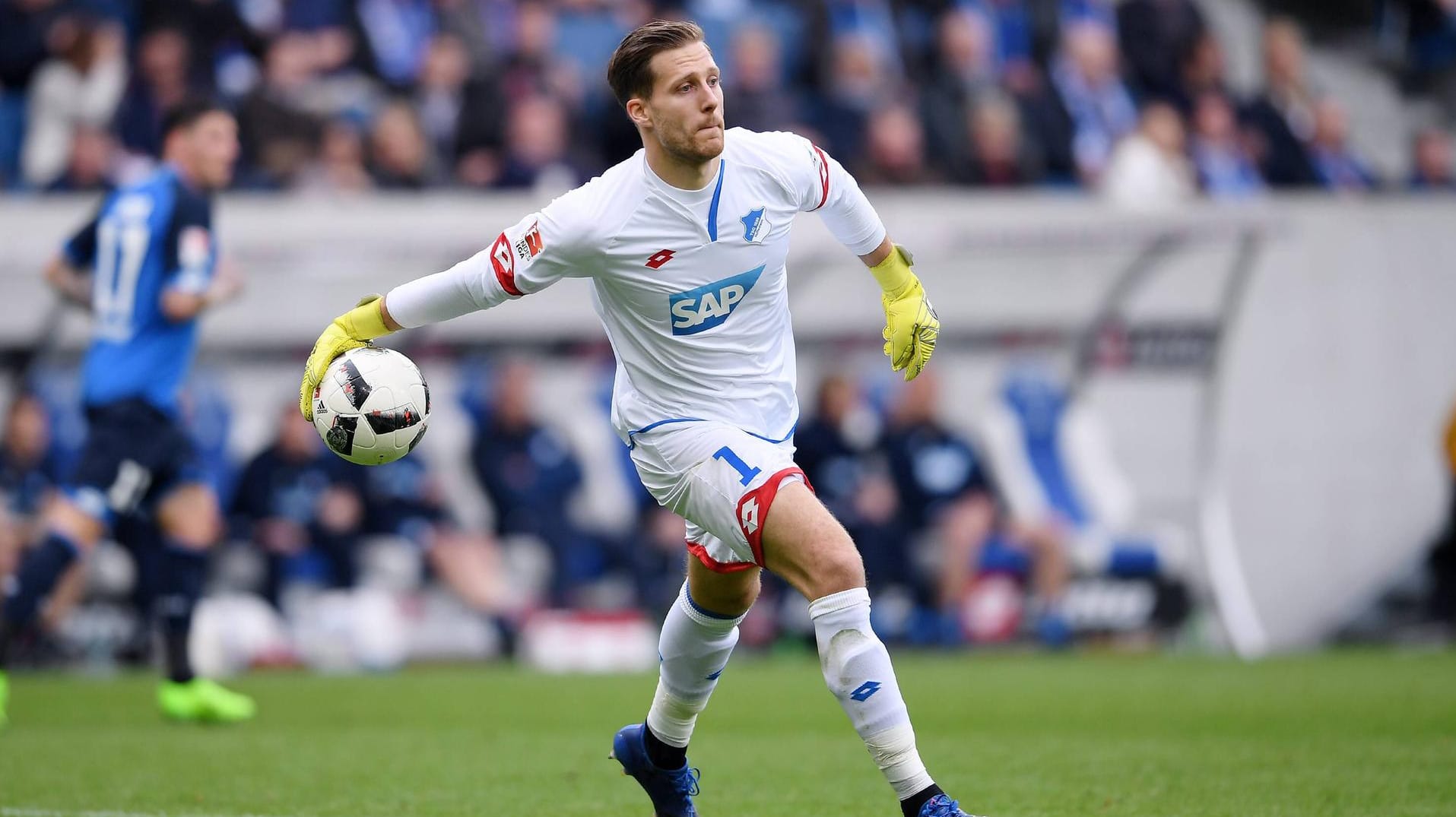 Der 26-Jährige hat über 220 Bundesliga-Spiele für Freiburg und Hoffenheim auf dem Konto. Der 26-Jährige hat über 220 Bundesliga-Spiele für Freiburg und Hoffenheim auf dem Konto.