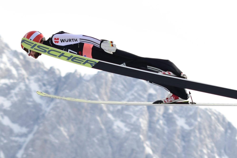 Markus Eisenbichler hat mit 248 Metern einen neuen deutschen Rekord im Skifliegen aufgestellt.