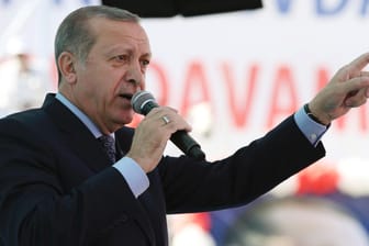 Der türkische Präsident Recep Tayyip Erdogan will sein Volk über die EU-Beitrittsgespräche abstimmen lassen.