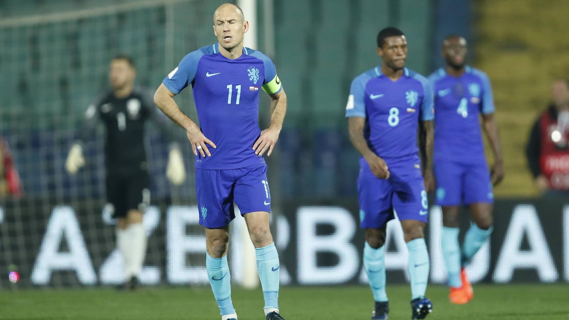 Arjen Robben kann es nicht fassen. Holland liegt nach 20 Minuten mit 0:2 in Bulgarien zurück.