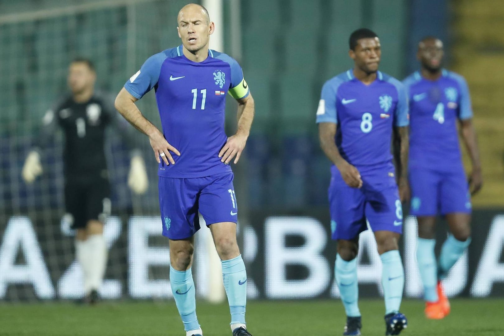 Arjen Robben kann es nicht fassen. Holland liegt nach 20 Minuten mit 0:2 in Bulgarien zurück.