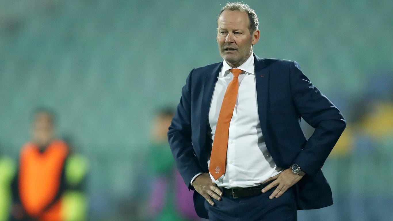 Das war's für Danny Blind: Der Trainer verliert mit den Niederlanden sein Schicksalsspiel gegen Bulgarien und muss gehen.