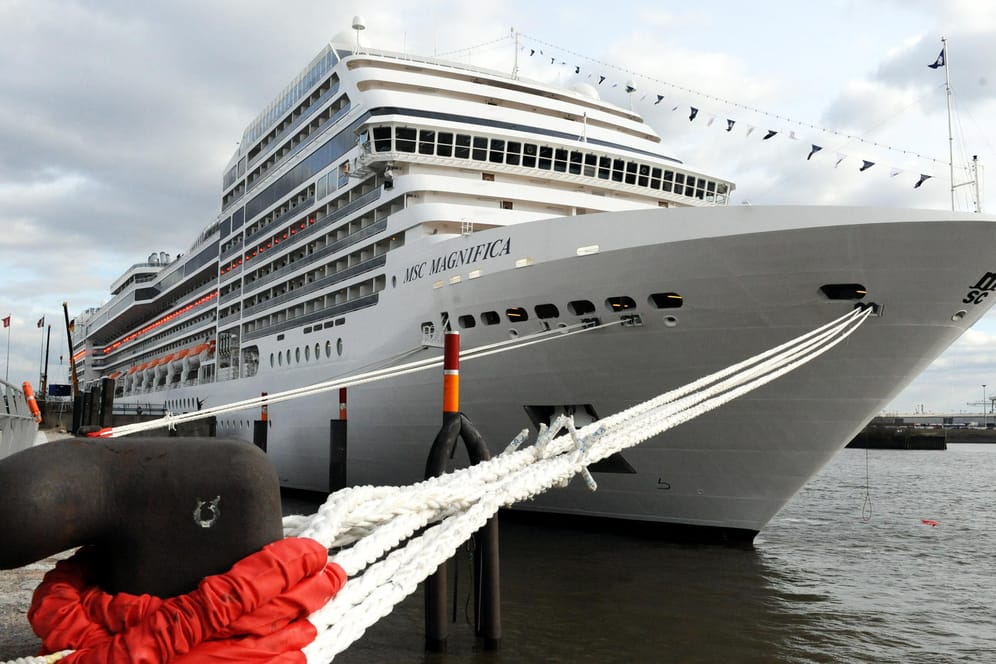 Das Kreuzfahrtschiff "MSC Magnifica" bei einem Zwischenstopp im Hafen von Hamburg. Auf diesem Schiff wurde die Vermisste zuletzt gesehen.