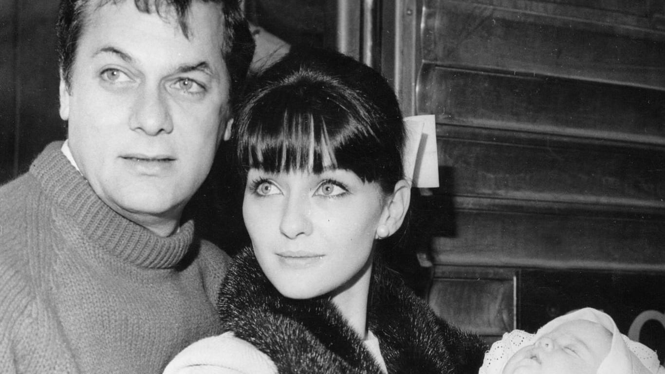 Christine Kaufmann und Tony Curtis (l.) heirateten 1964, der ehe entstammen zwei Töchter
