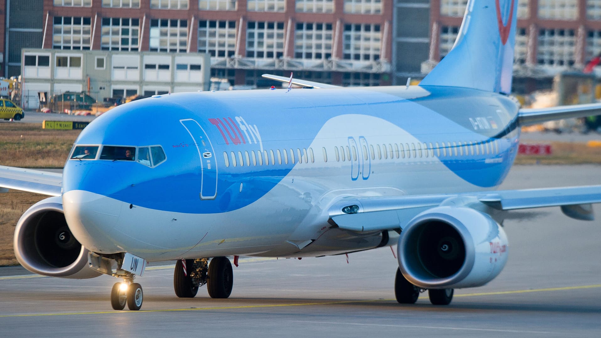 In einer Boeing 737 der deutschen Fluggesellschaft Tuifly erkrankte ein Co-Pilot.