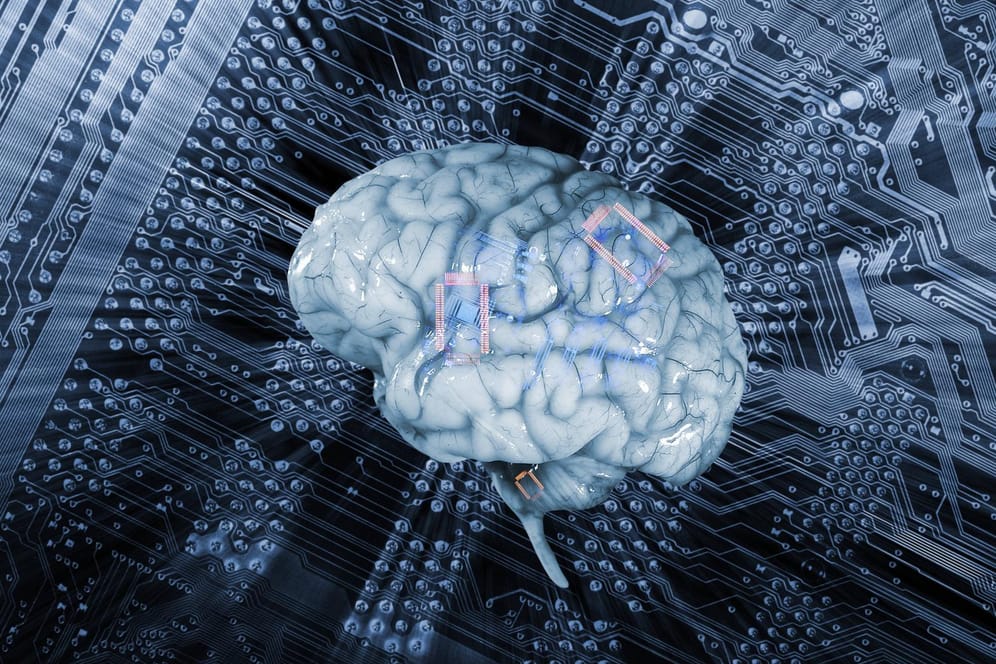 Human Enhancement: Computerchip und menschliches Gehirn