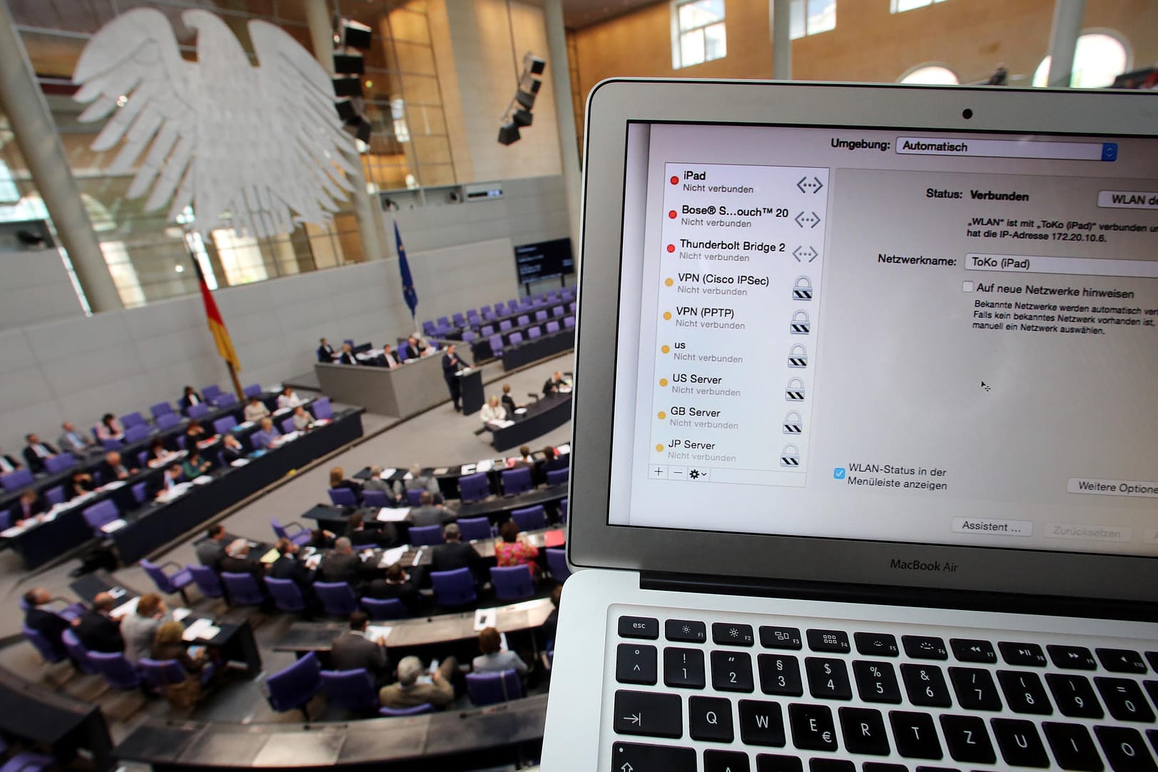 Neue Enthüllungen: Bundestagsabgeordnete wurden offenbar erneut Opfer eines Hacker-Angriffs.
