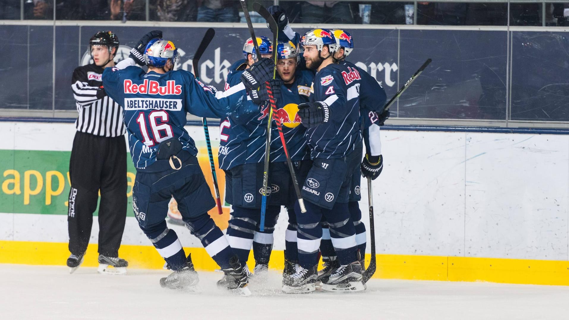 Beim dritten Spiel der Halbfinal-Serie ließen die Gastgeber aus München nichts anbrennen.