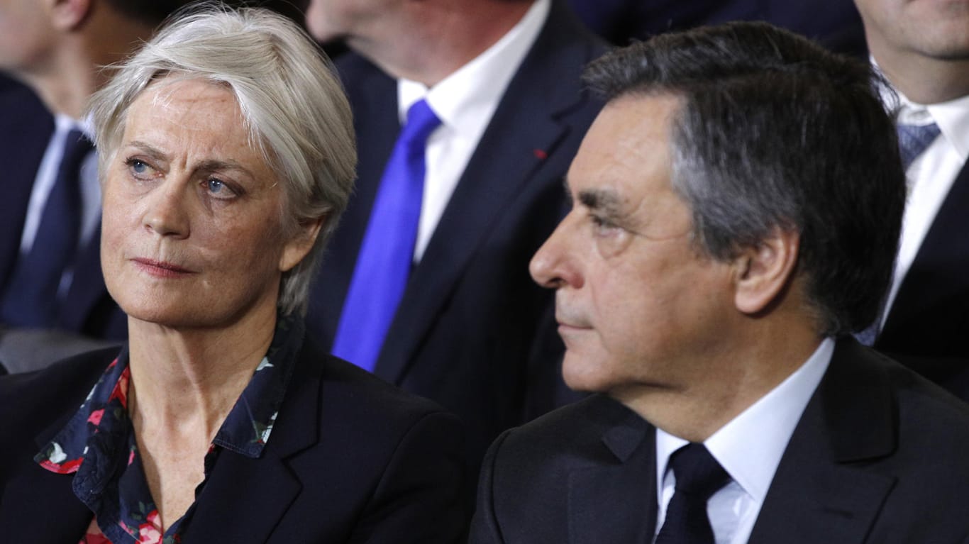 Der konservative französische Präsidentschaftskandidat Francois Fillon und seine Frau Penelope müssen sich schweren Anschuldigungen stellen.