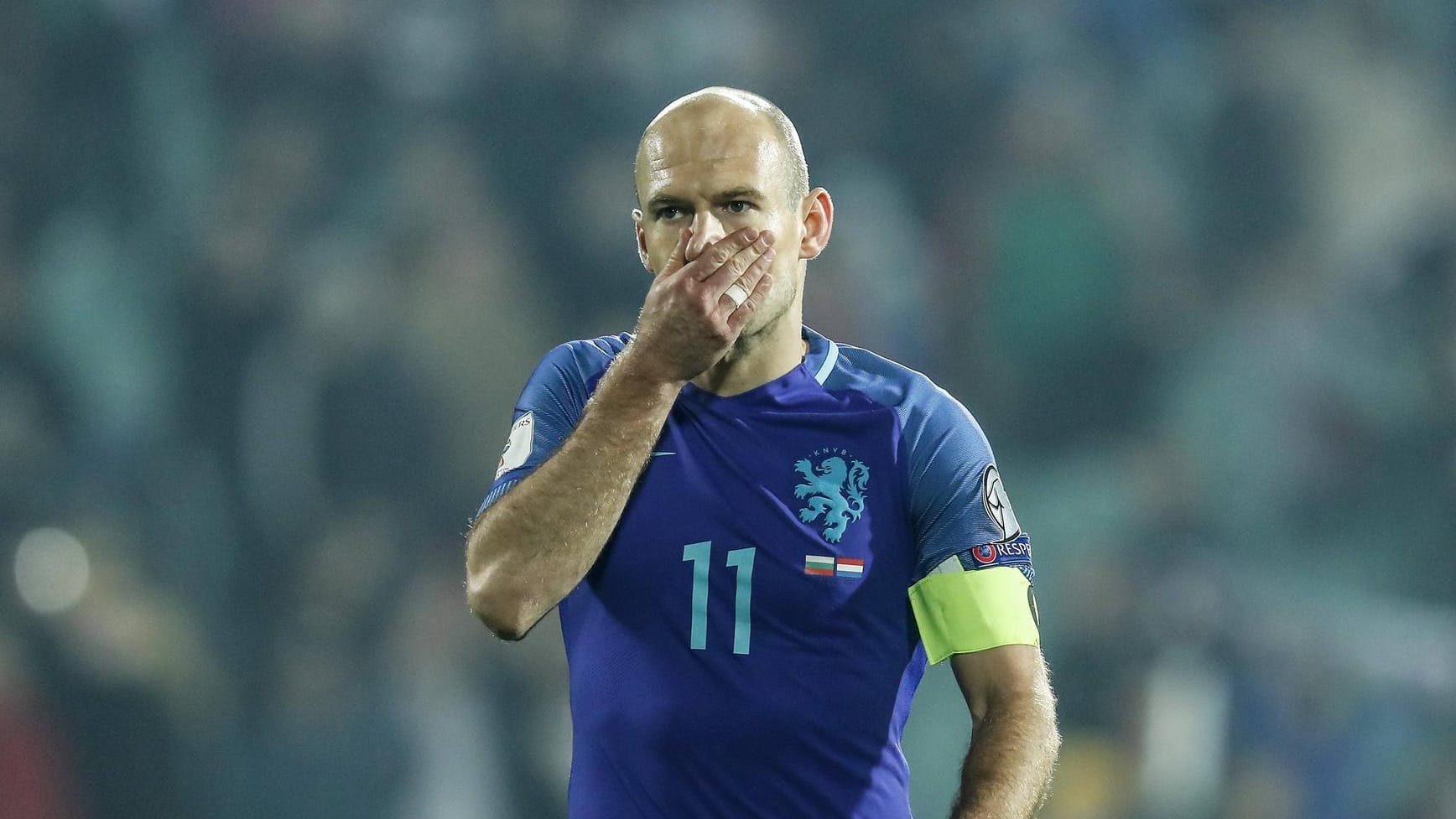 Arjen Robben war nach der blamablen 0:2-Pleite in Bulgarien sichtlich bedient.