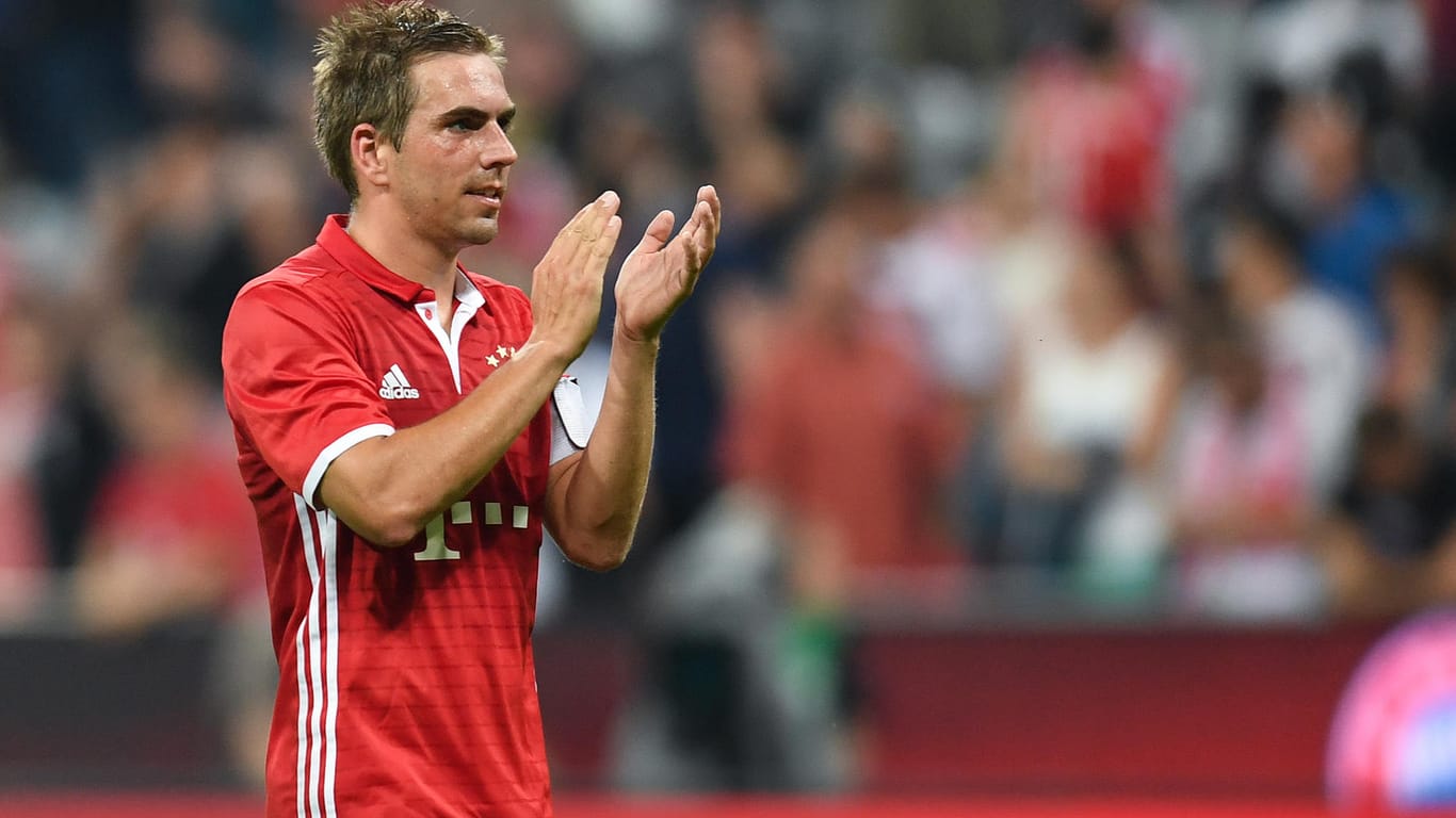 Deutliche Worte an die Konkurrenz: Philipp Lahm spricht über die Dominanz des FC Bayern.