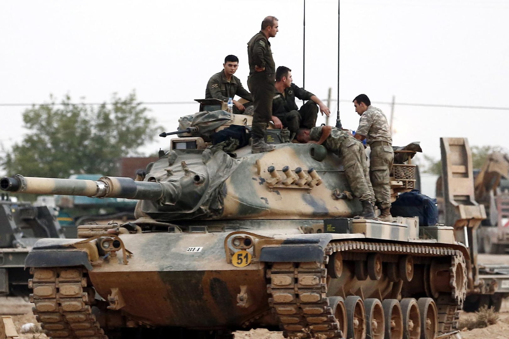 Türkische Armee an der syrischen Grenze