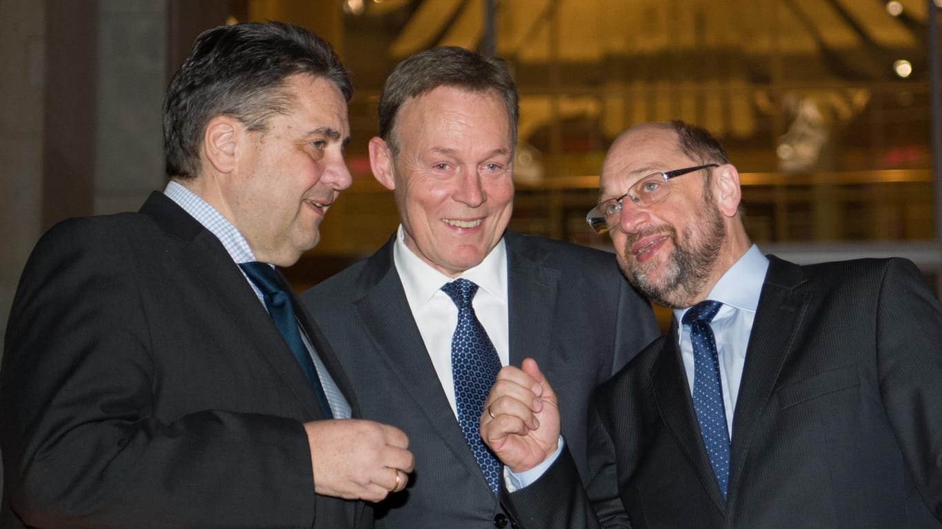 Sigmar Gabriel (SPD), Martin Schulz und Thomas Oppermann nach dem Frühjahrsempfang der SPD-Bundestagsfraktion.